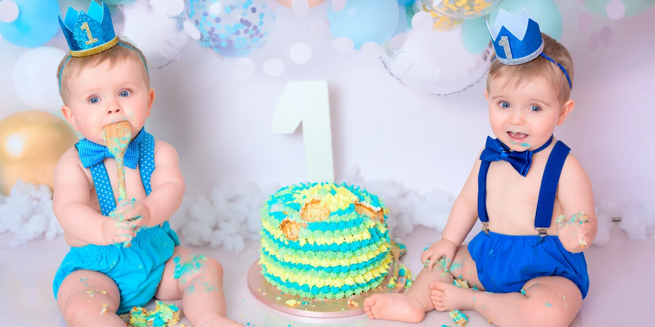 Chicago and Naperville Baby Photographer – First Birthday – Twins Cake Smash  – Petite Studios LLC